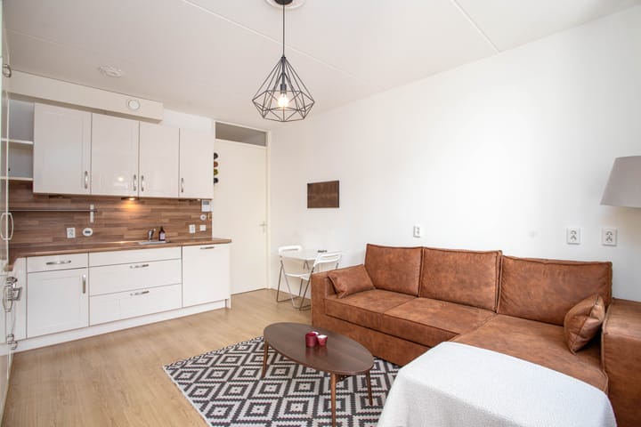 Photo 7 of Berlagestraat 40