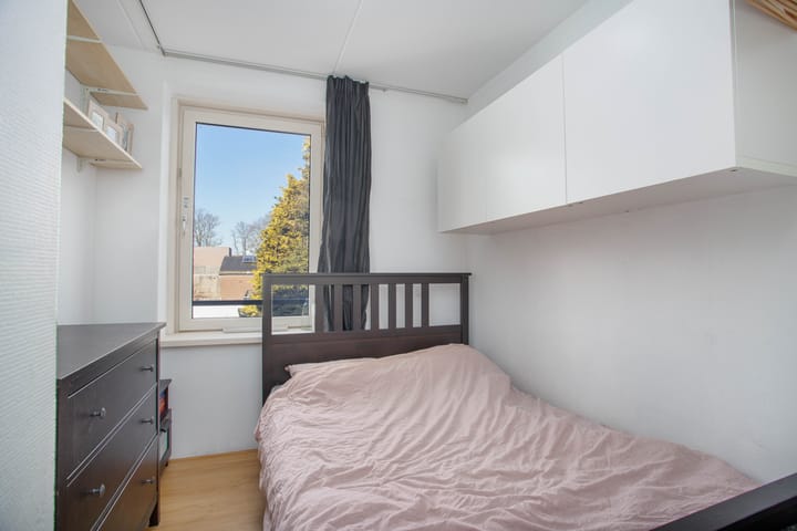 Photo 12 of Berlagestraat 40