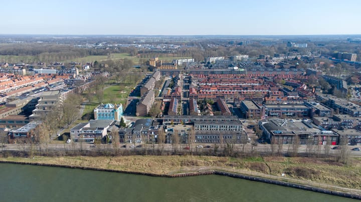 Photo 22 of Berlagestraat 40