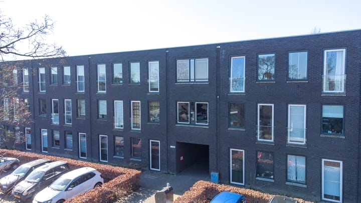 Photo 21 of Berlagestraat 40