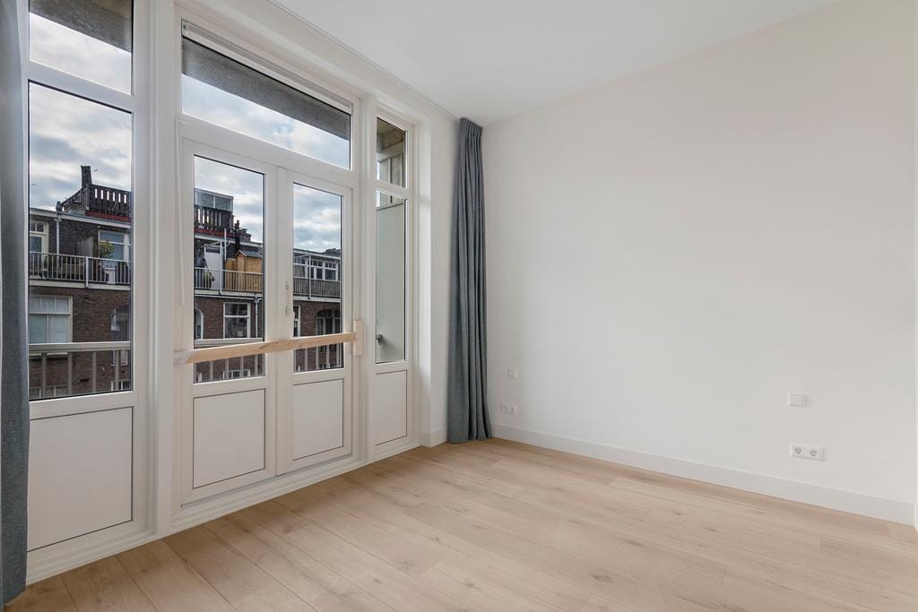 Photo 12 of Koninginneweg 181-3