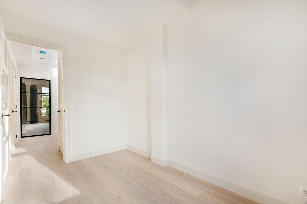 Photo 15 of Koninginneweg 181-3