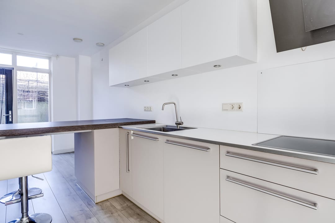 Foto 8 van Laaxumstraat 11