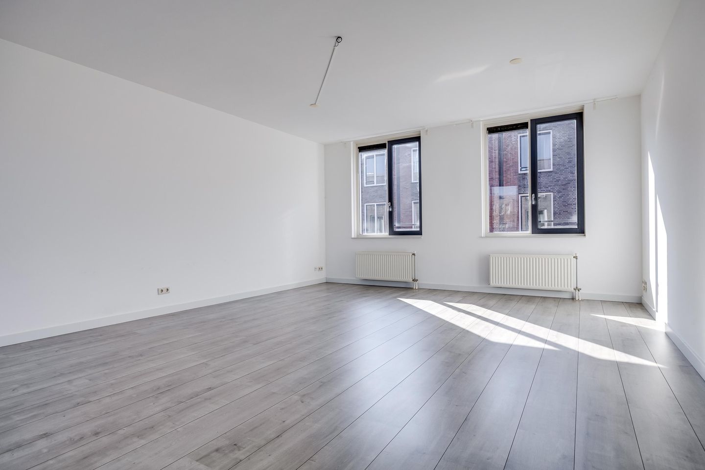 Foto 20 van Laaxumstraat 11