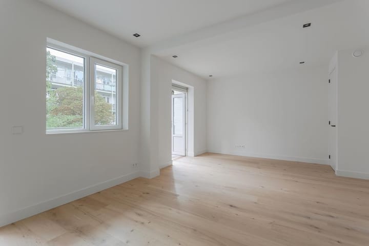 Photo 6 of Van Woustraat 189-1