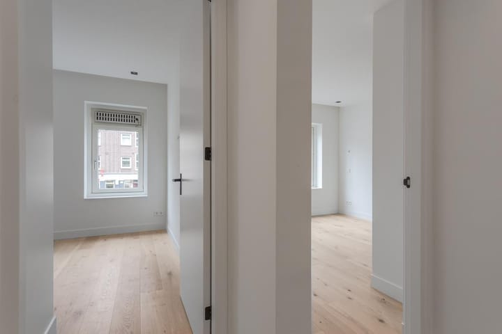 Photo 9 of Van Woustraat 189-1