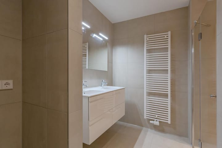 Photo 17 of Van Woustraat 189-1