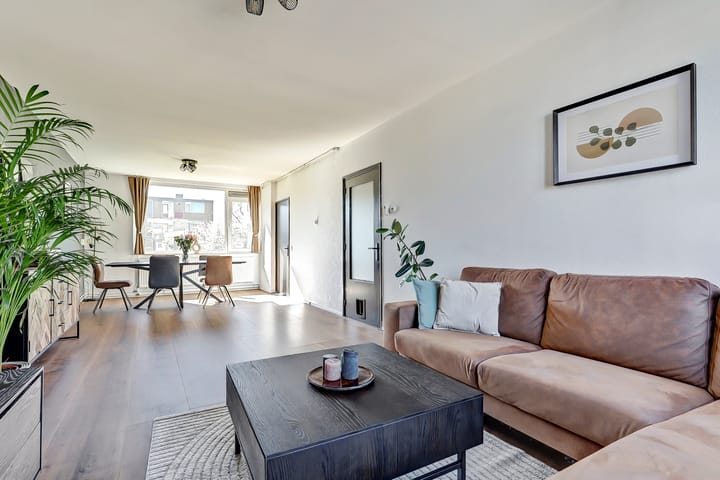 Foto 2 van Burgemeester Crezéestraat 59