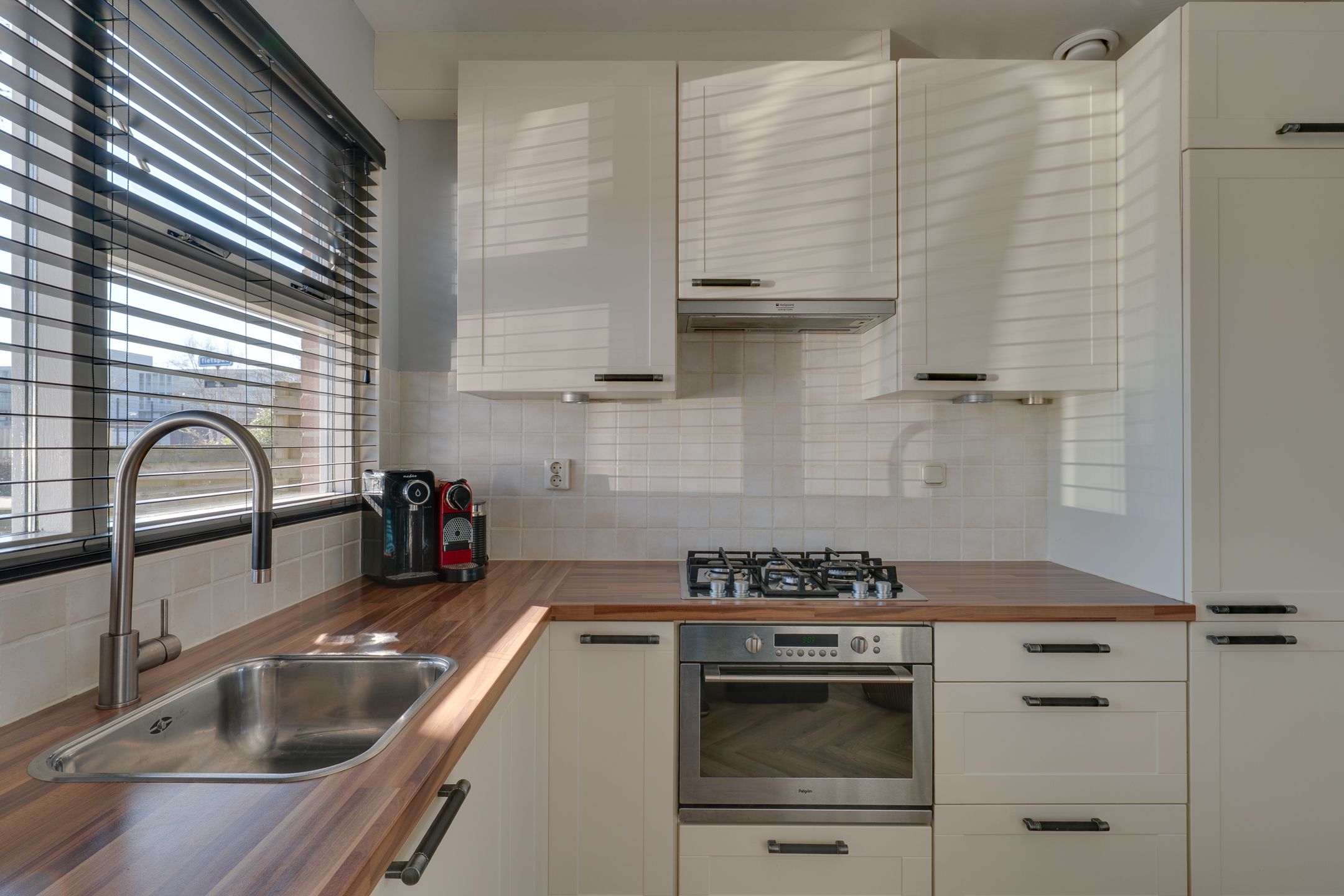 Foto 15 van Suze Groenewegstraat 15