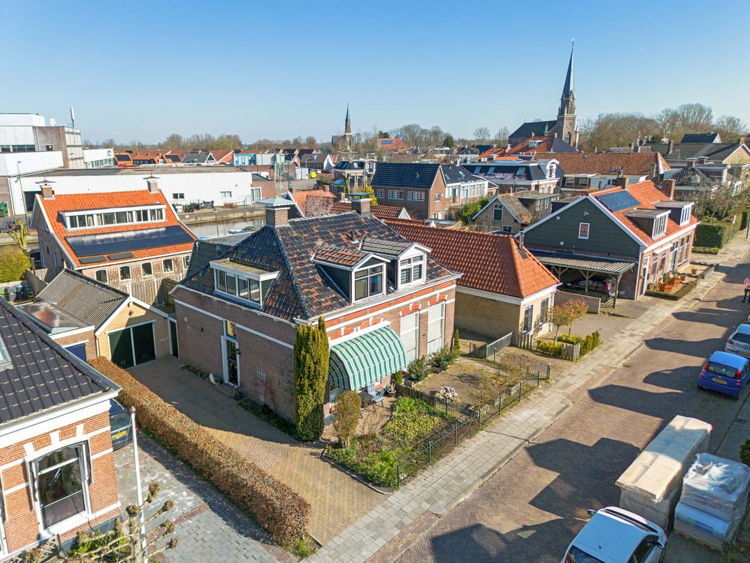 Photo 1 of Leeuwarderweg 28