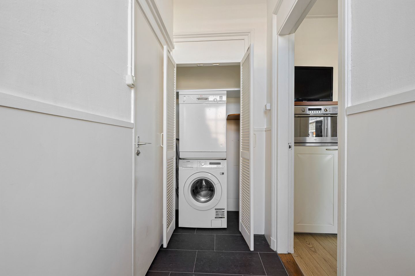 Photo 14 of Leeuwarderweg 28