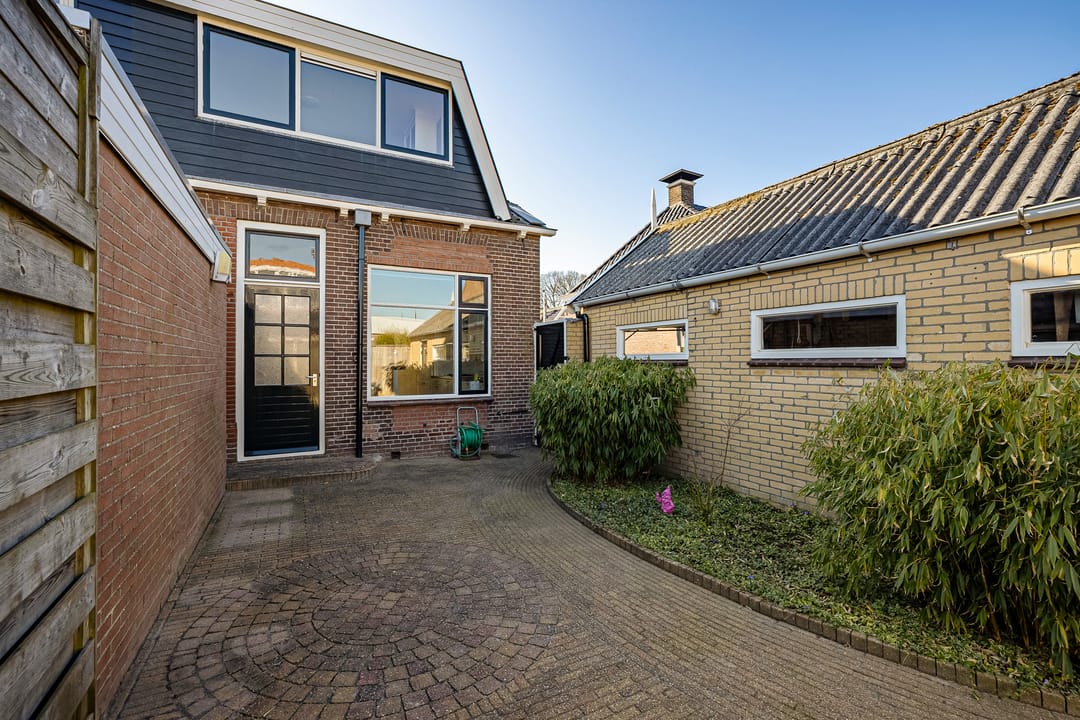 Photo 31 of Leeuwarderweg 28