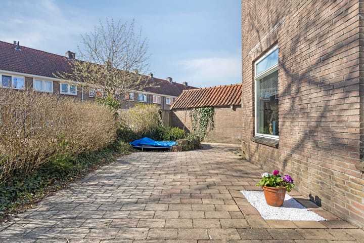 Photo 19 of Dapperstraat 33