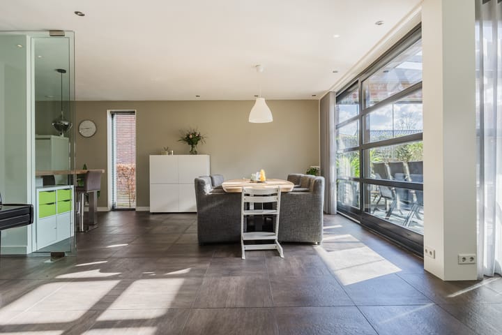 Foto 22 van Nienke van Hichtumweg 36