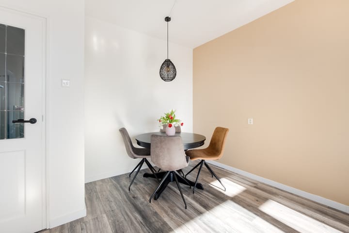 Foto 11 van Esdoornlaan 42