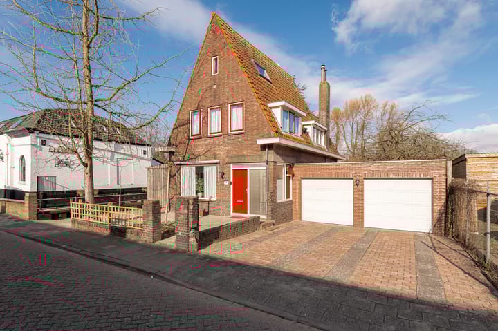 J.D. van Leeuwenstraat 13