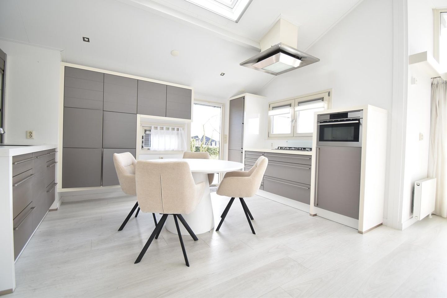 Foto 10 van Oude Zeedijk 1-49