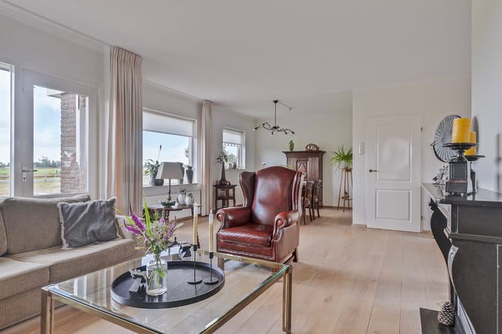 Foto 11 van Boterbloem 24