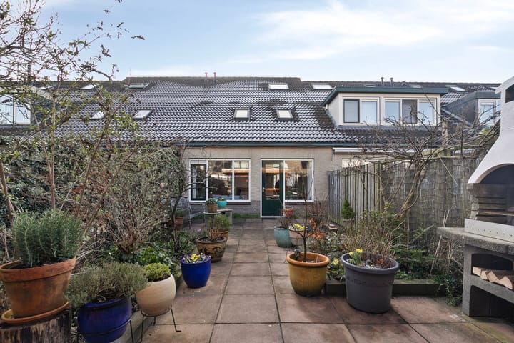 Foto 37 van C. Outshoornstraat 20