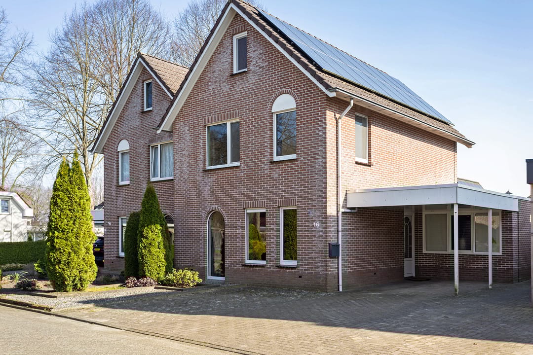 Foto 1 van Zr. Damasastraat 16