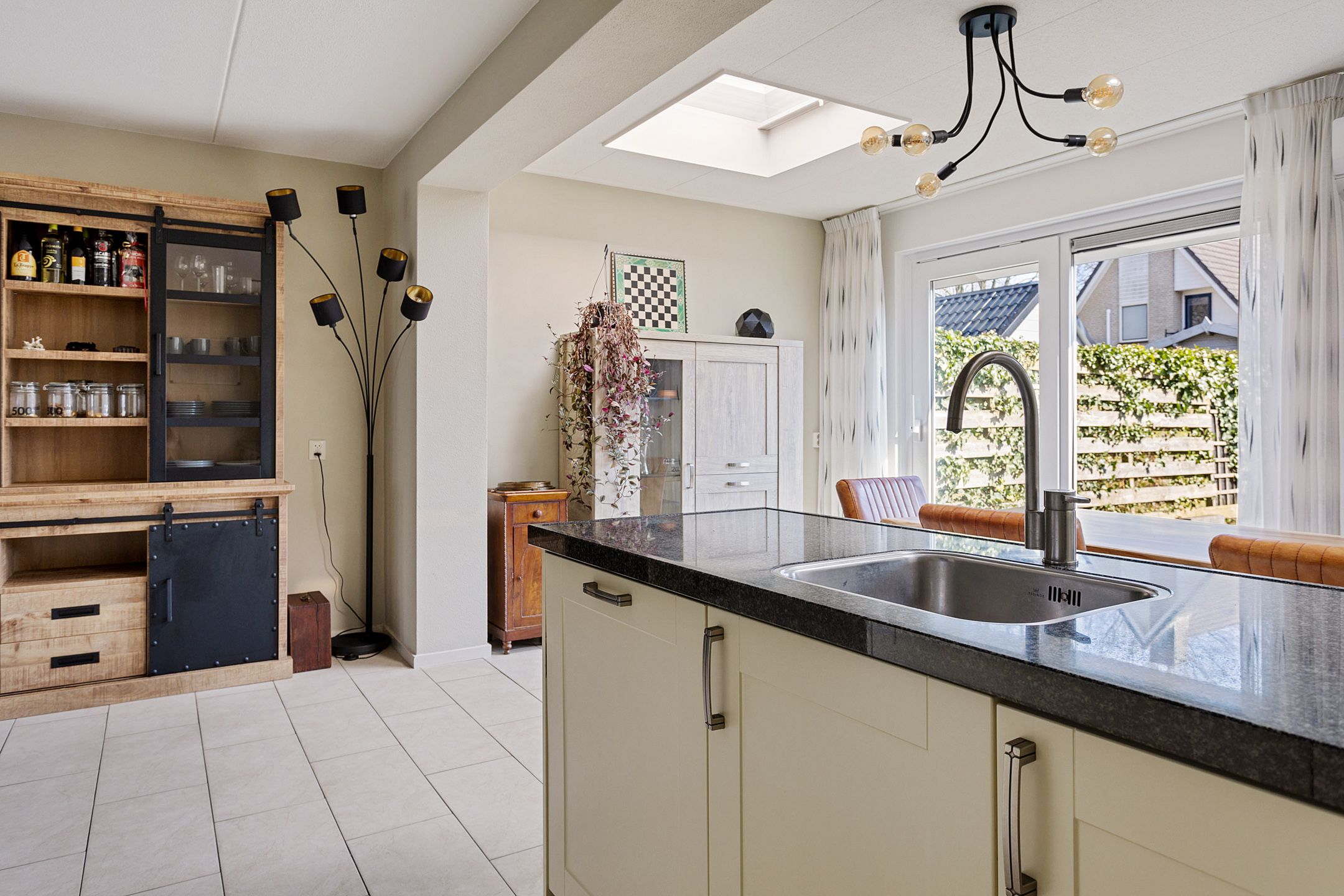 Foto 21 van Zr. Damasastraat 16