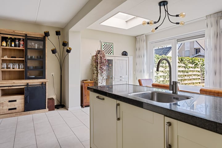 Foto 21 van Zr. Damasastraat 16