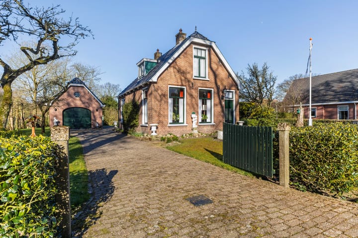 Photo 2 of Van Sminiaweg 17