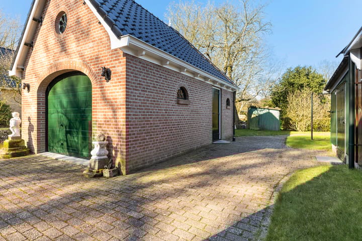 Photo 31 of Van Sminiaweg 17