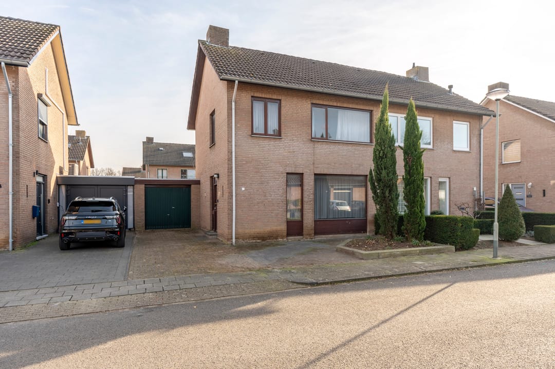 Photo 1 of Schout Boutenstraat 12