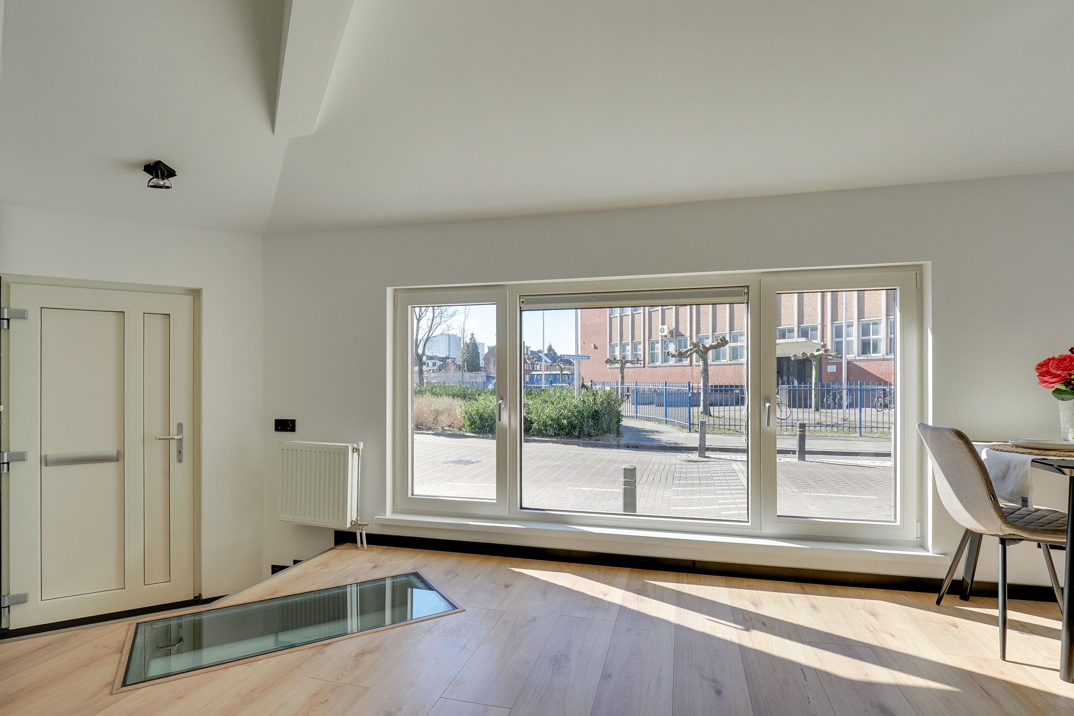 Photo 15 of Warmoesstraat 1-A