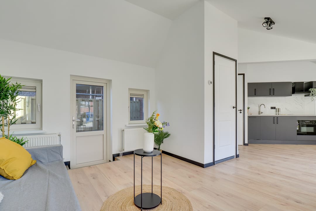 Photo 16 of Warmoesstraat 1-A