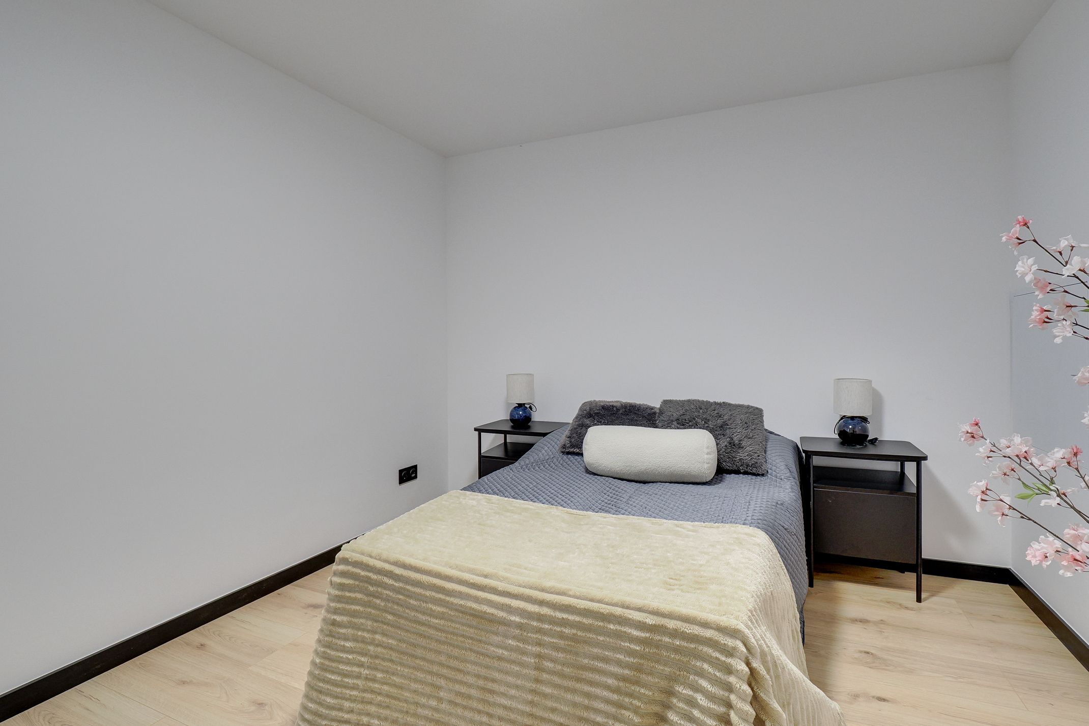 Photo 24 of Warmoesstraat 1-A