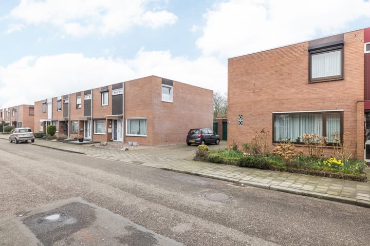 Foto 28 van Leienhoesstraat 8