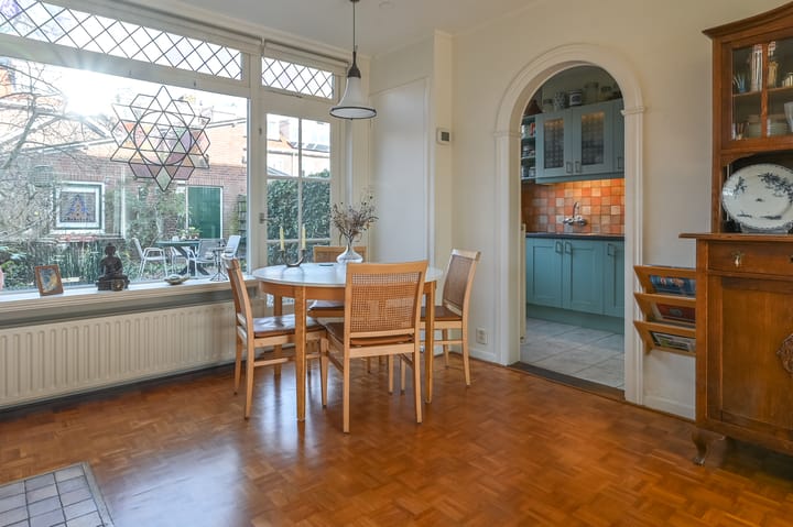 Foto 11 van Leeuwendalersstraat 1