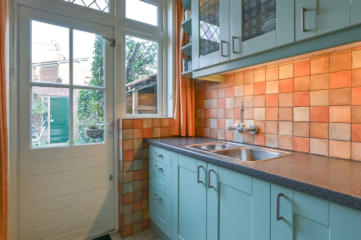 Foto 15 van Leeuwendalersstraat 1