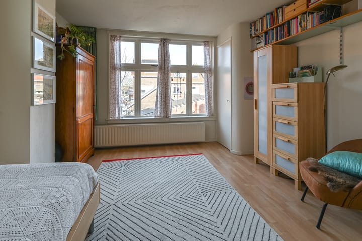 Foto 21 van Leeuwendalersstraat 1