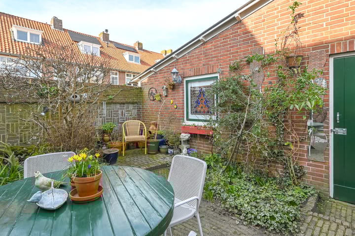 Foto 30 van Leeuwendalersstraat 1