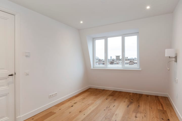 Foto 28 van Hoenderloostraat 81