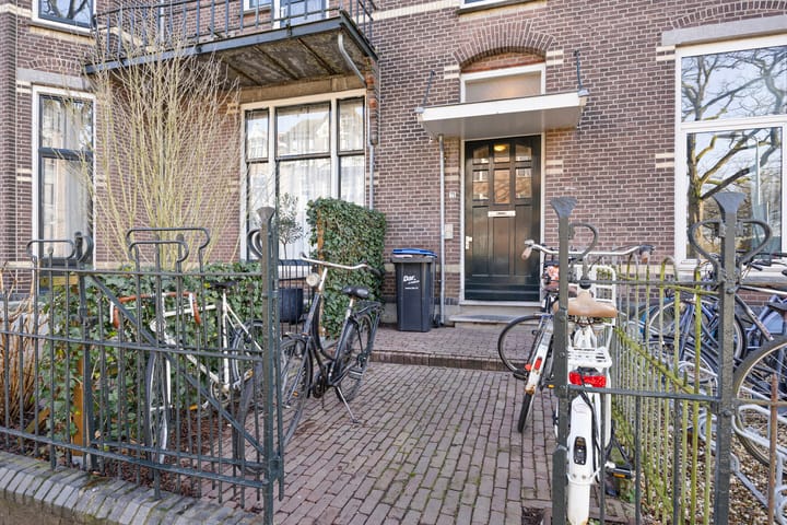 Photo 21 of Staringstraat 21-E