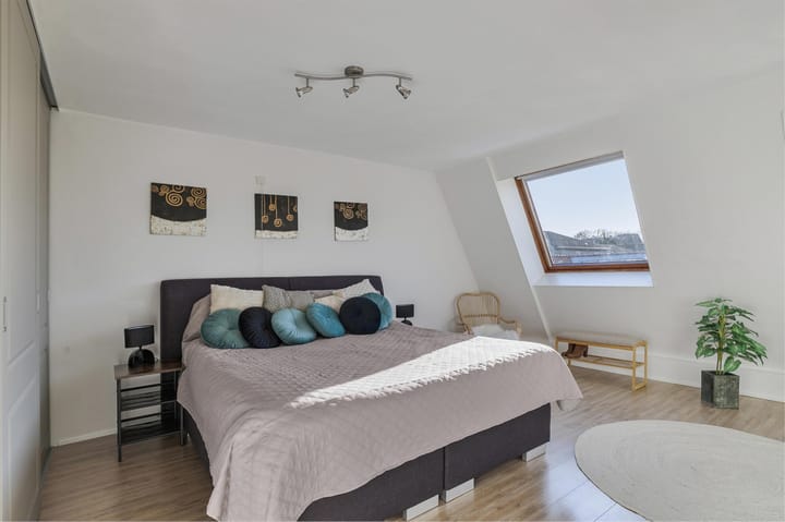 Foto 12 van Julianastraat 10