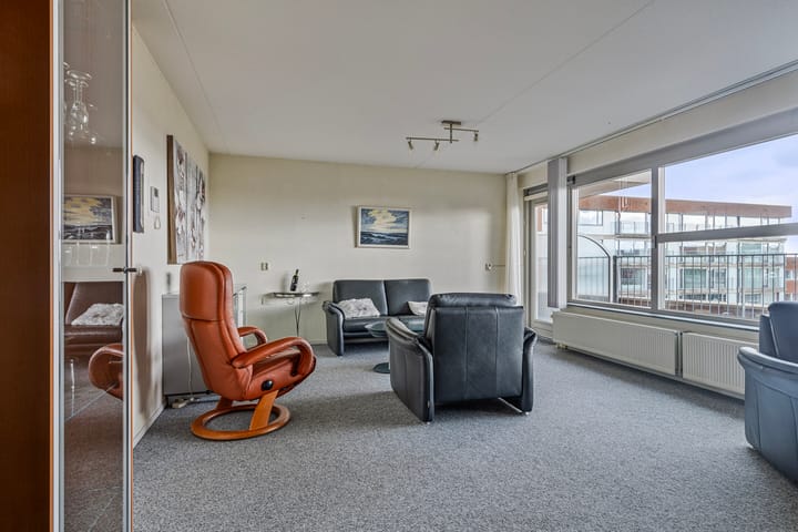 Foto 3 van Middeldijkerplein 88