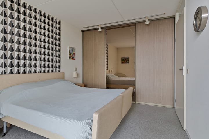 Foto 13 van Middeldijkerplein 88