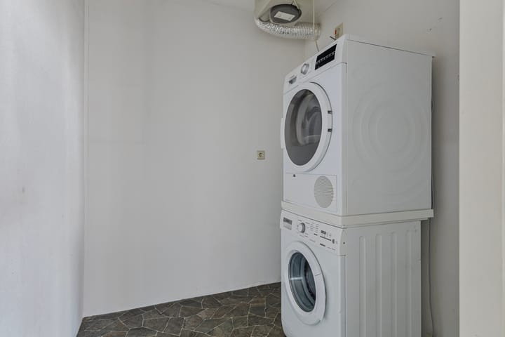 Foto 19 van Middeldijkerplein 88