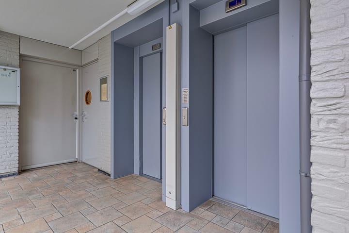 Foto 22 van Middeldijkerplein 88