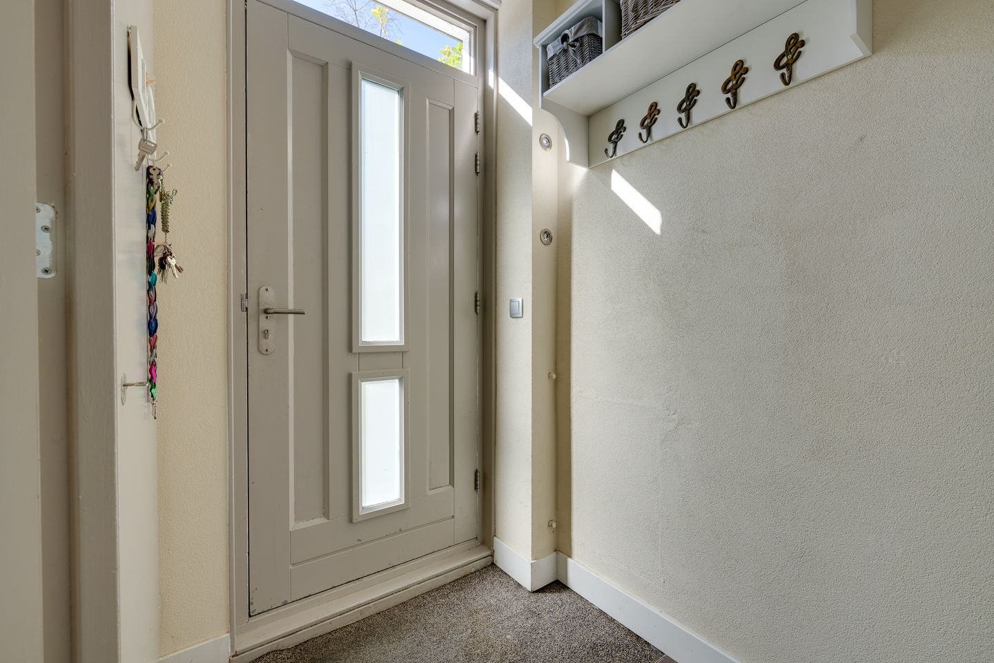 Photo 10 of Overlanderstraat 670