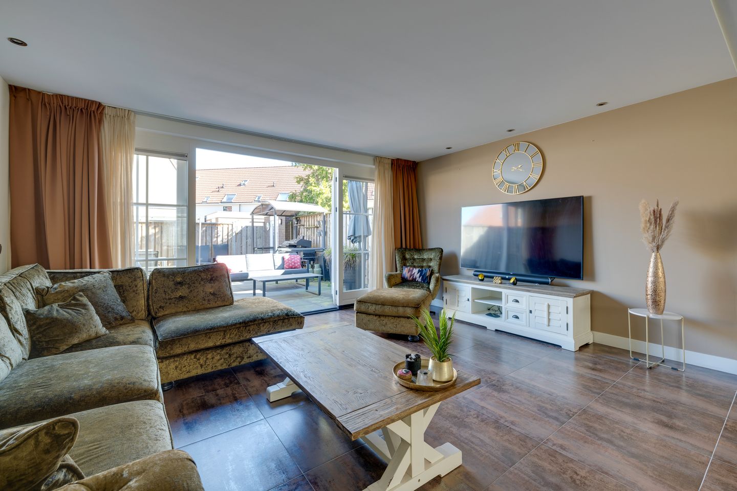 Photo 14 of Overlanderstraat 670