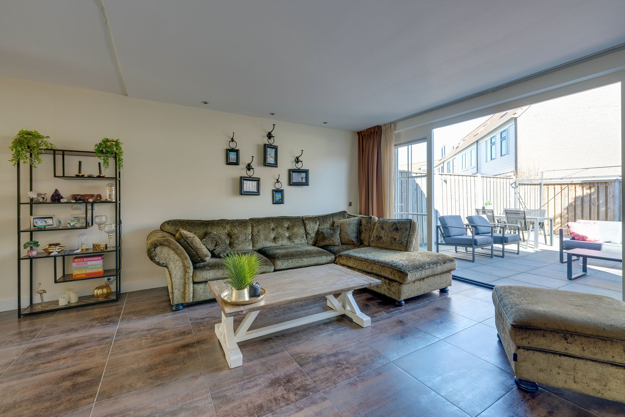 Photo 15 of Overlanderstraat 670