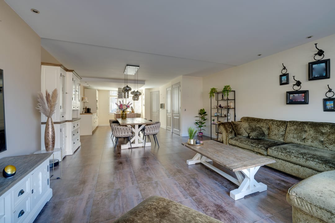 Photo 16 of Overlanderstraat 670