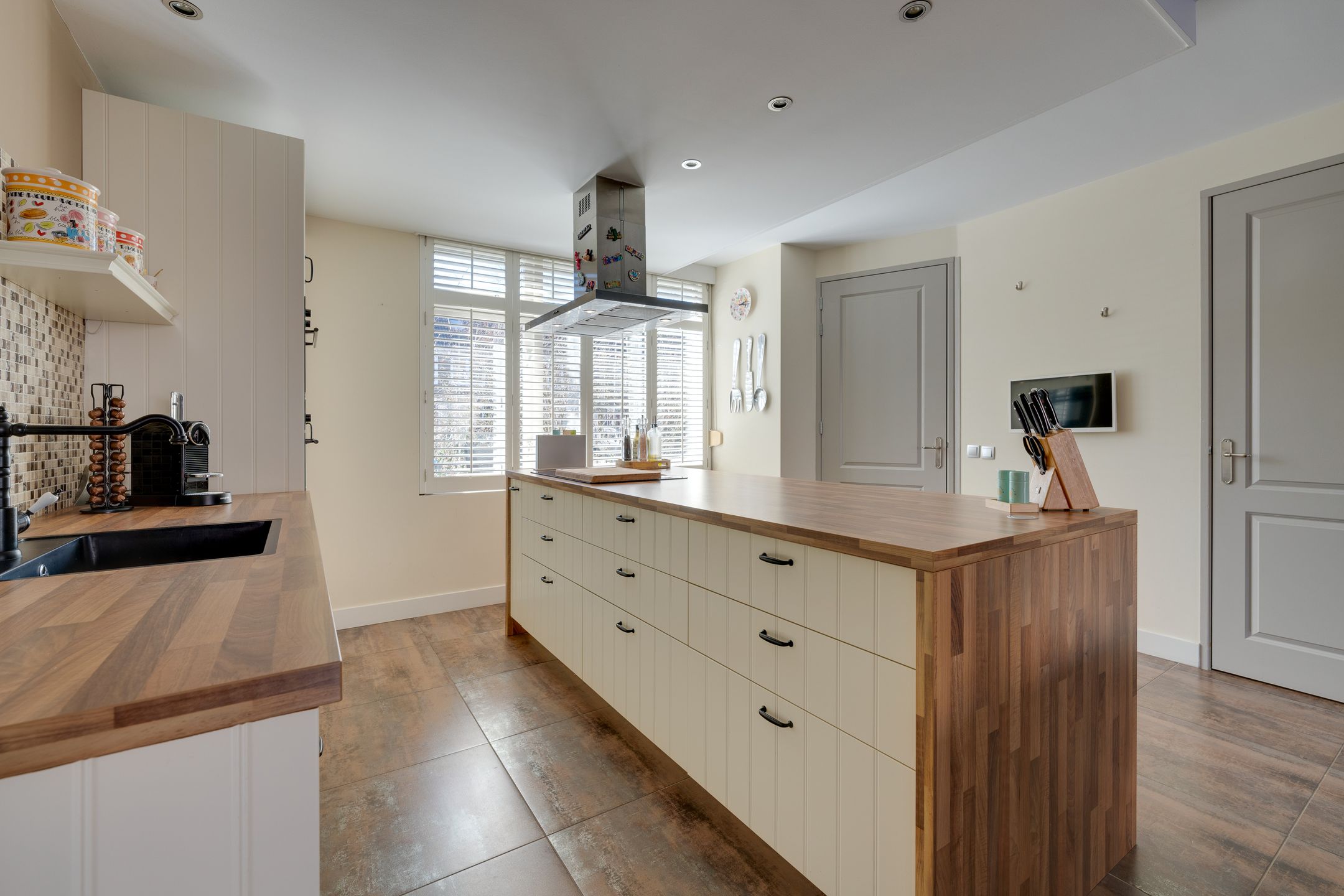 Photo 21 of Overlanderstraat 670