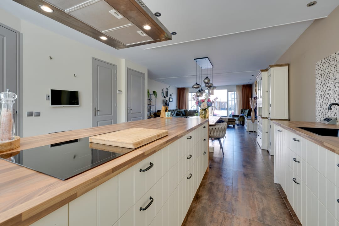 Photo 22 of Overlanderstraat 670